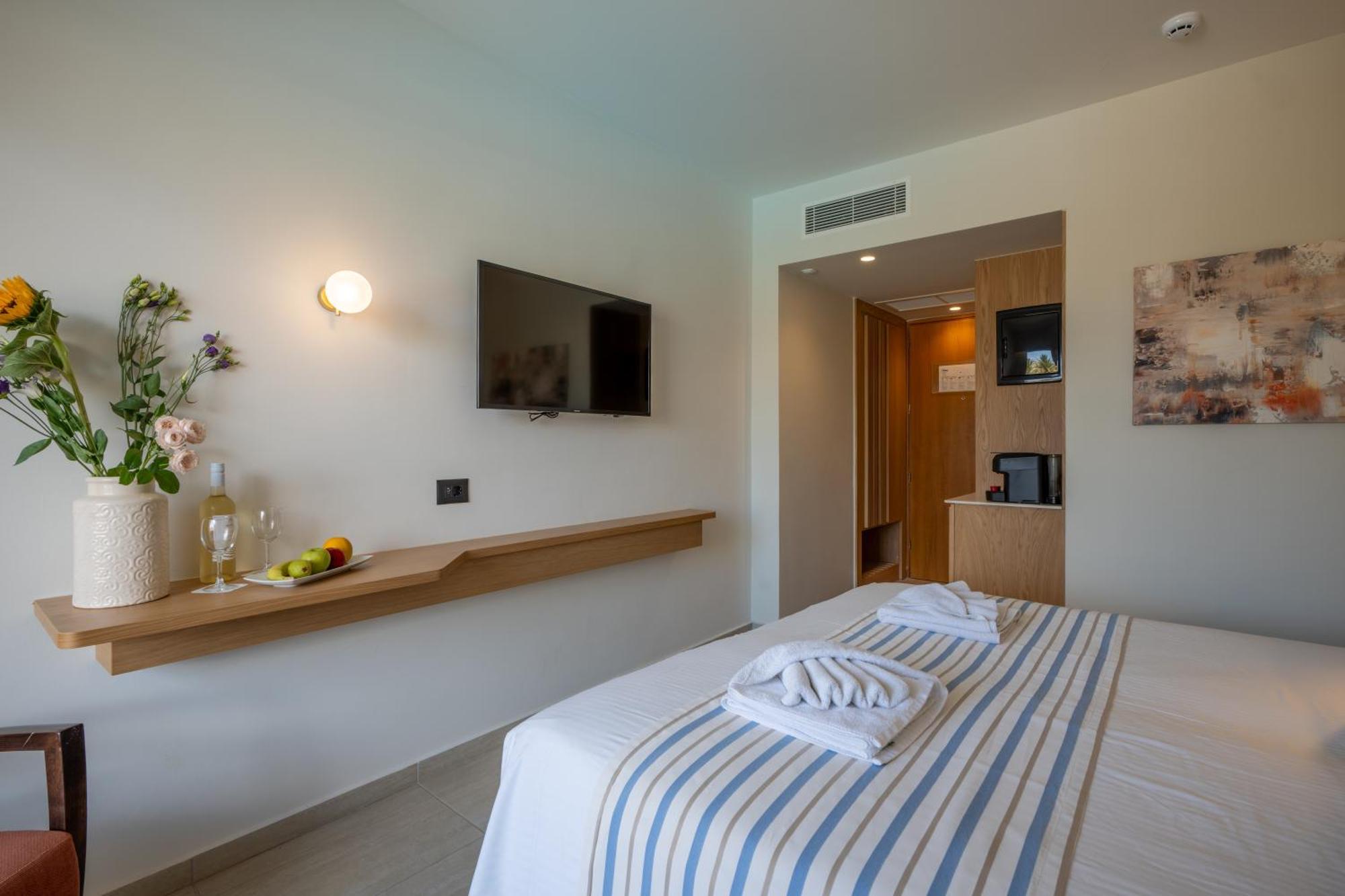 Minos Hotel Ретимно Екстериор снимка