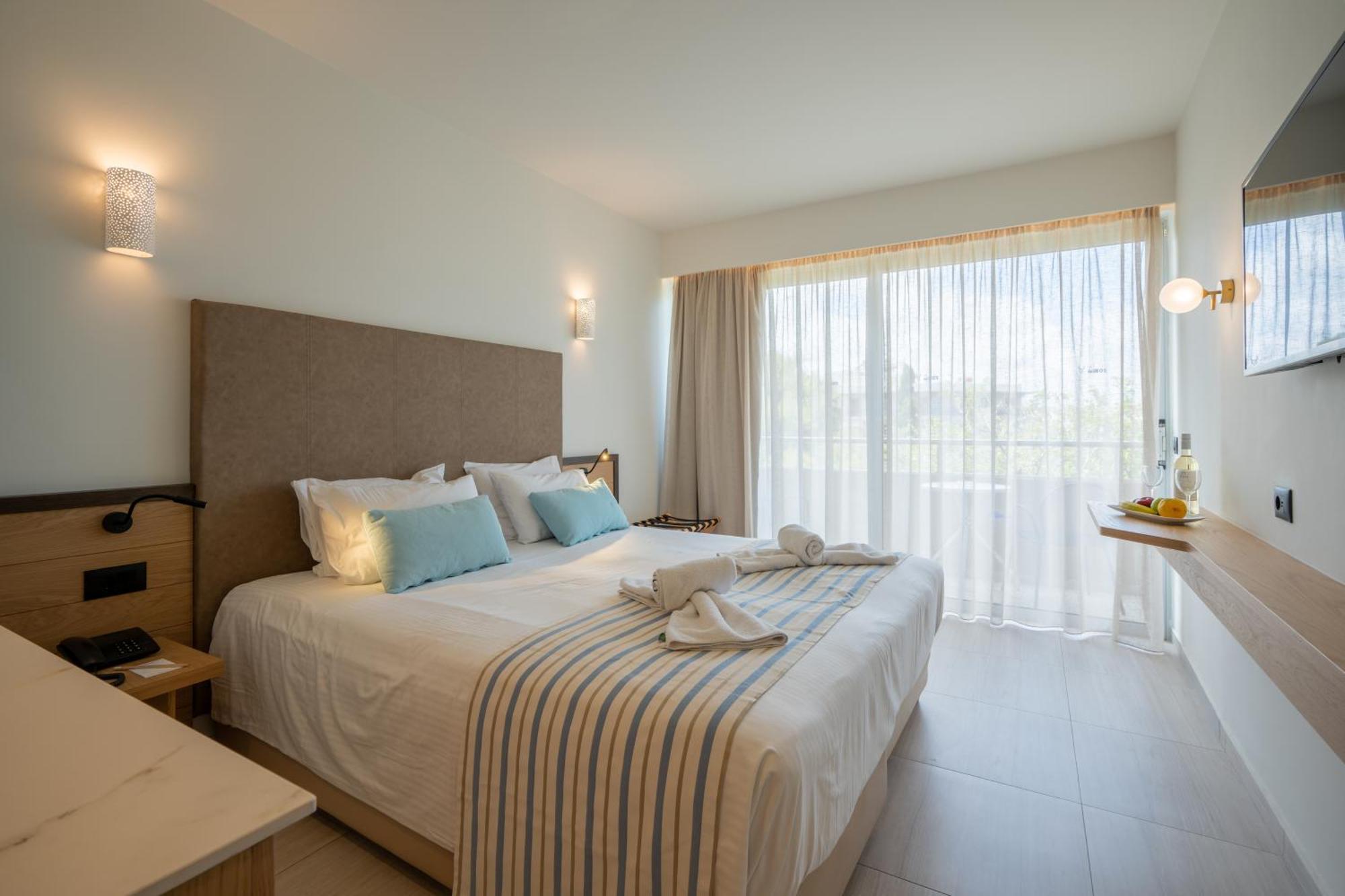 Minos Hotel Ретимно Екстериор снимка